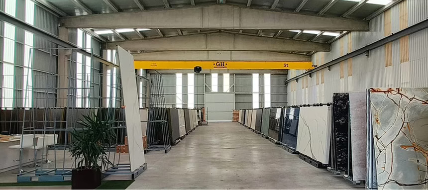 Iberstone abre el noveno almacén de Laminam en España